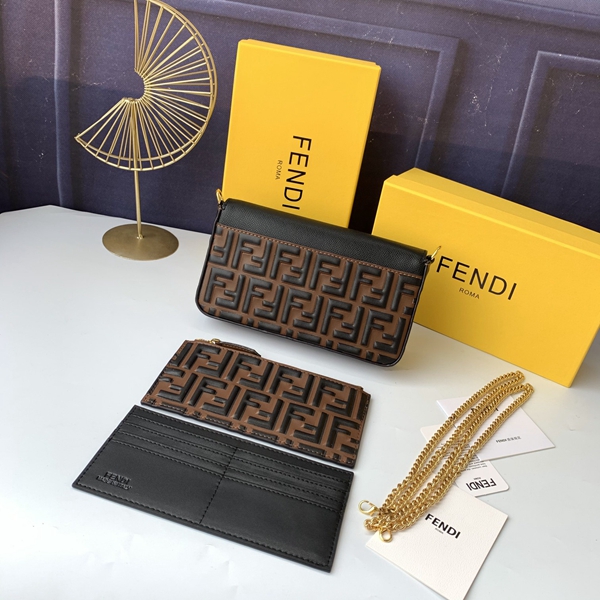 スーパーコピーブランドバッグ背面デザイン